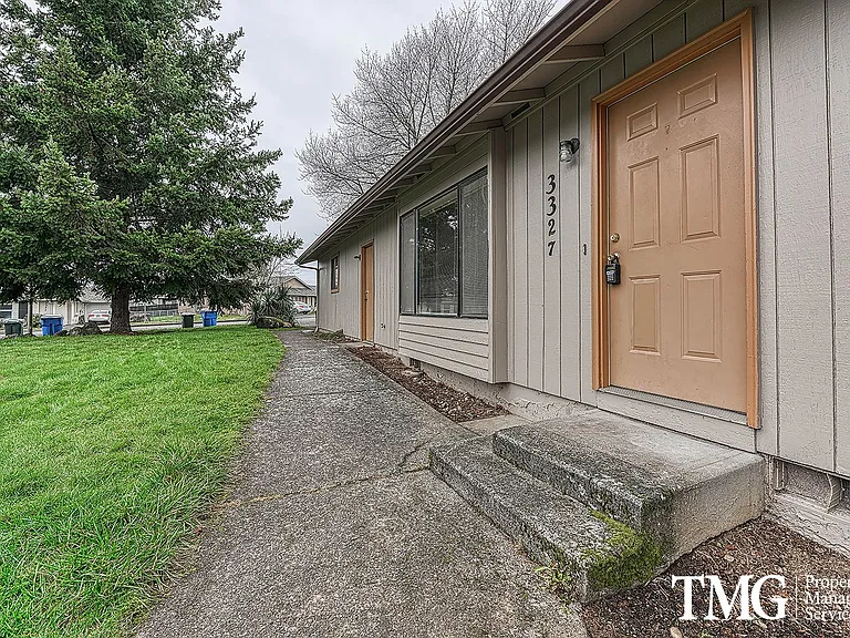 3327 Addy St — Photo 1
