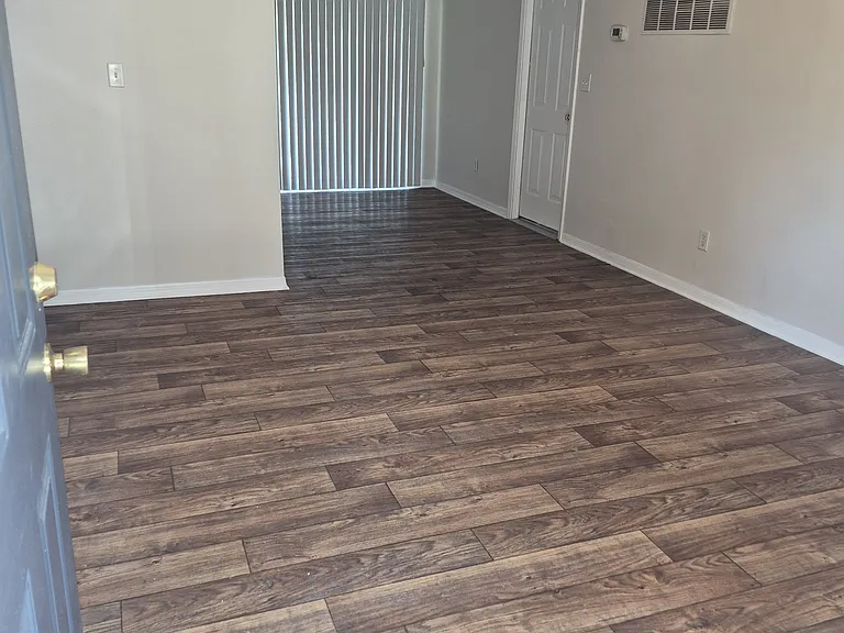 SE 6th Pl — Photo 3