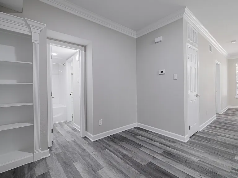 The Village at Bellaire Apartments — Photo 65