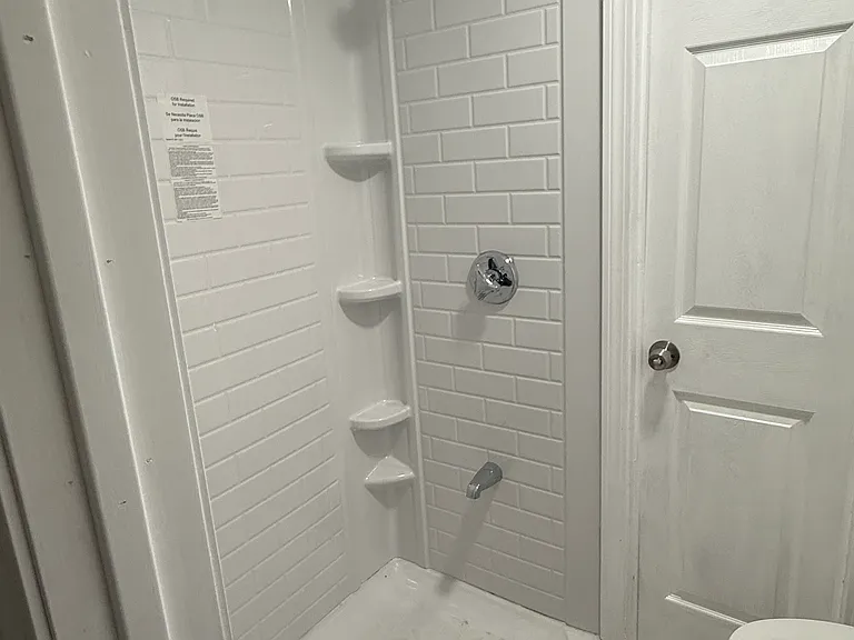 94 W 6th St #2 — Photo 5