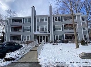 1912 Tanglewood Ct, Helmetta, NJ 08828