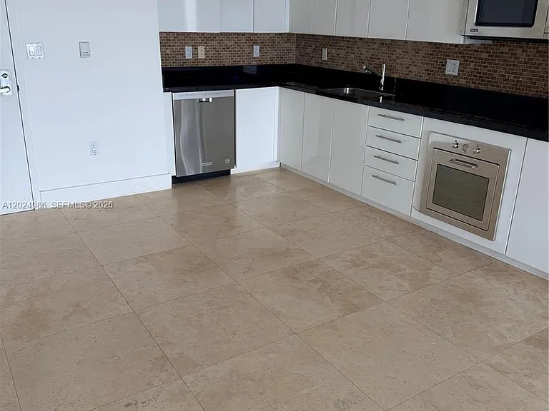 92 SW 3rd St #3909 — Photo 4