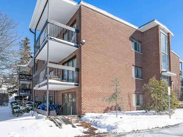 30 Church St APT 4, Braintree, MA 02184