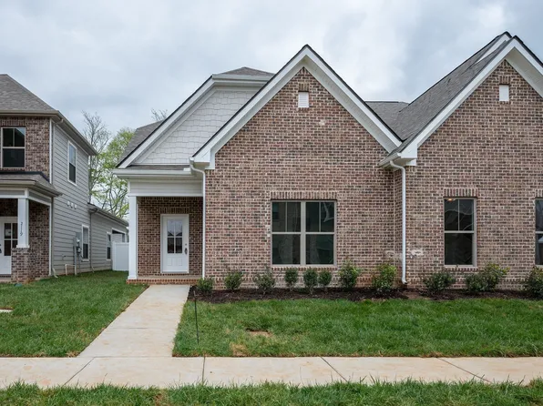 2123 Hospitality Ln, Murfreesboro, TN 37128