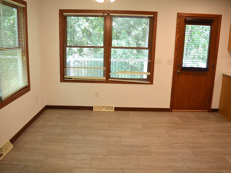 1870 Sand Ridge Ct — Photo 21