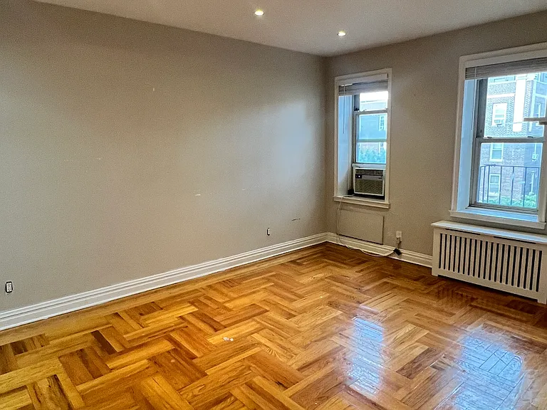 48-18 43rd St #6C — Photo 3
