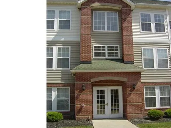 23003 Chandlers Ln APT 343, Olmsted Falls, OH 44138