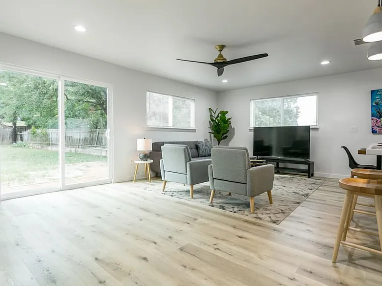 Reicher Dr — Photo 30