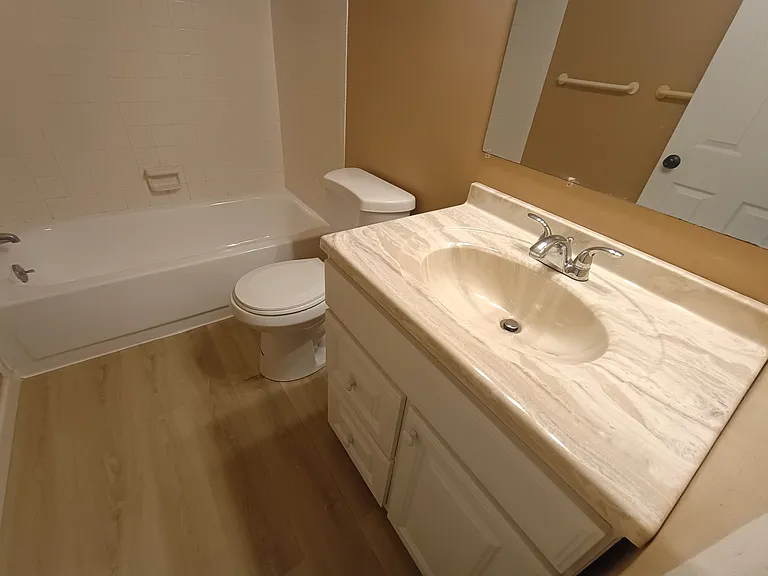112 Stratford Ln #95 — Photo 14
