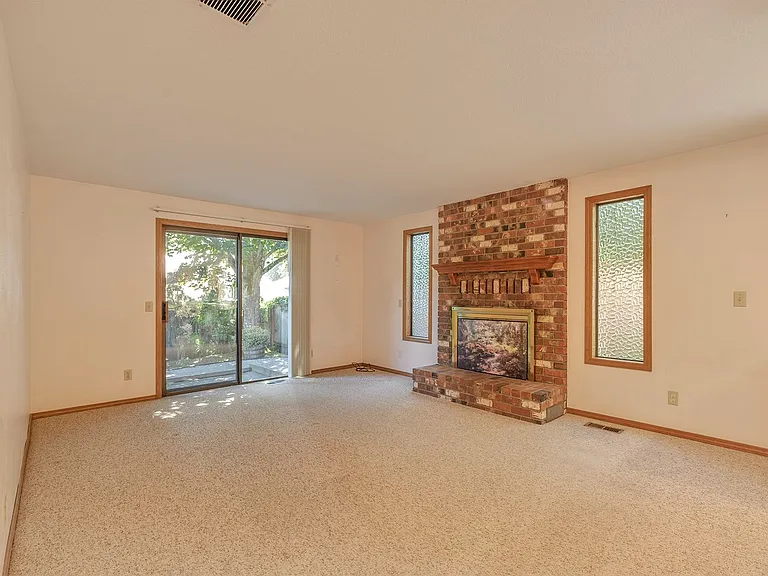 6540 SW 204th Pl — Photo 11