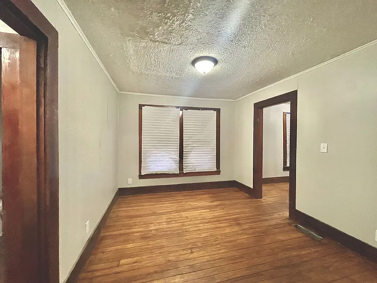 1011 Jones St — Photo 5