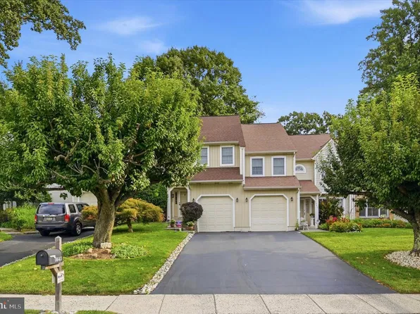 8643 Trumbauer Dr, Wyndmoor, PA 19038