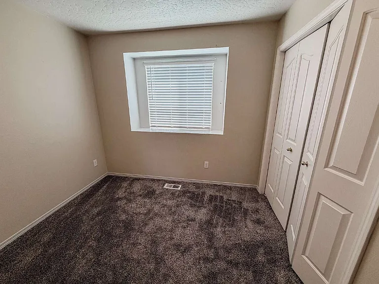 505 Lost Basin Ct — Photo 17