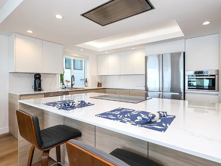 1639 Harbor Ave SW #301 — Photo 7