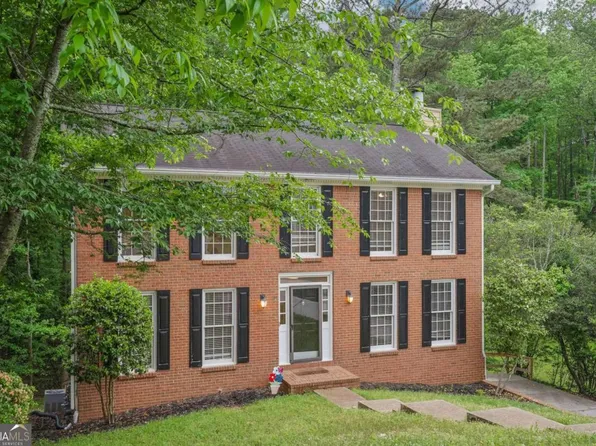 2895 Shurburne Dr, Alpharetta, GA 30022