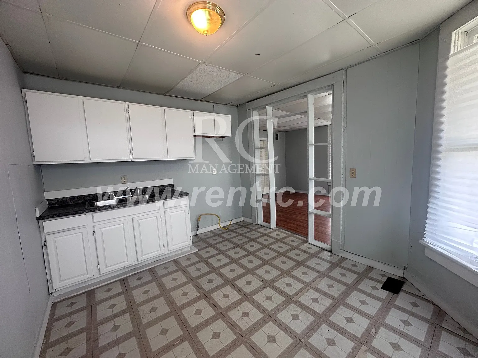 2 bed, 900 sqft, $695 — Photo 3
