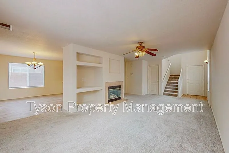 4 bed, 2.5 bath, 1975 sqft, $2,195 — Photo 4