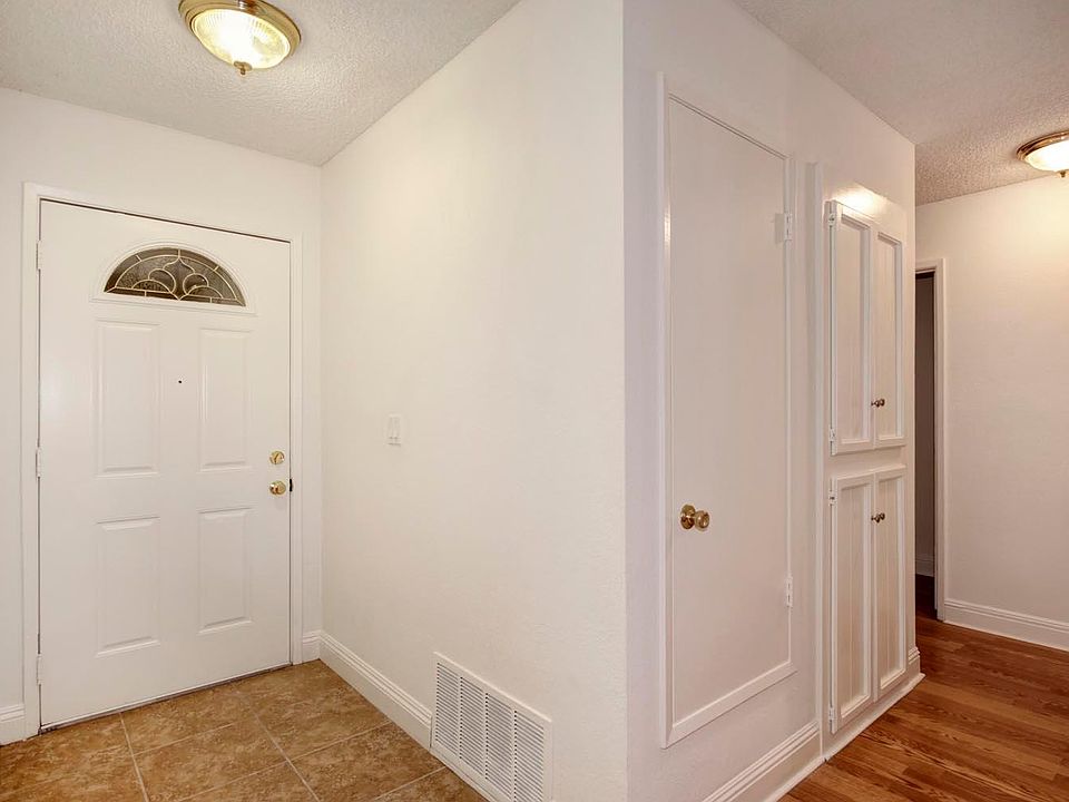 1st image of 4501 Bradford Dr