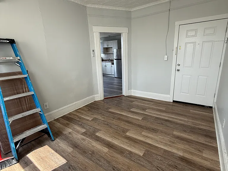 240 Paterson Ave #5 — Photo 6