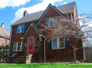 1489 Crest Rd, Cleveland, OH 44121