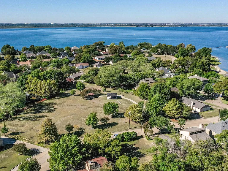 605 Scenic Dr — Photo 39