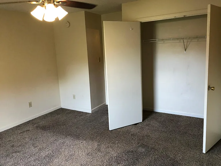 2304 Raleigh Ct #6 — Photo 10