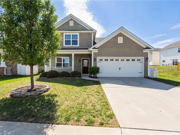 1049 Salters St, Burlington, NC 27215