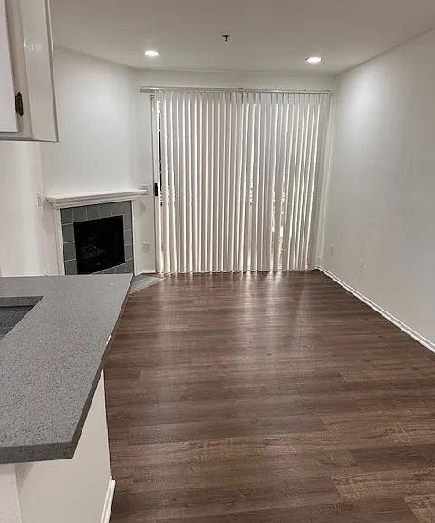 Brentwood Apartments — Photo 2