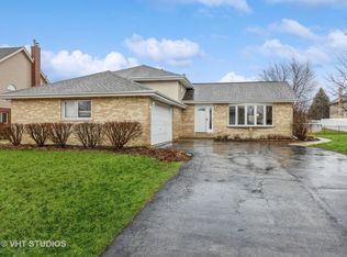 834 Brigantine Dr, New Lenox, IL 60451