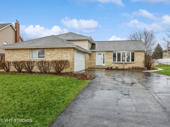 834 Brigantine Dr, New Lenox, IL 60451