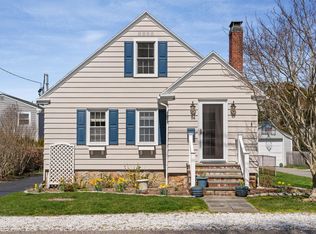 94 Ruggles Ave, Newport, RI 02840