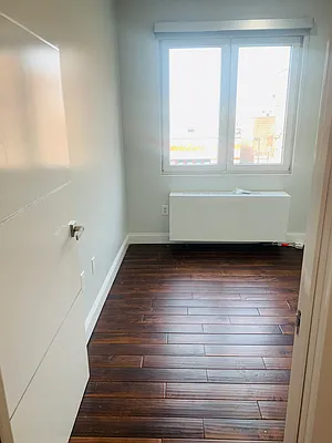 Rented by 18 REALTY | media 11