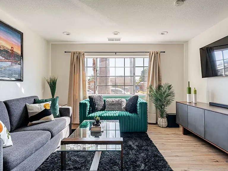 39986 Barbara St — Photo 8