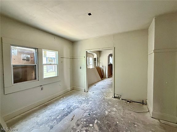 4th image of 3309 E 146th St
