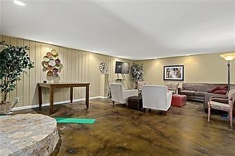 4th image of 4515 Headwood Dr Unit 301