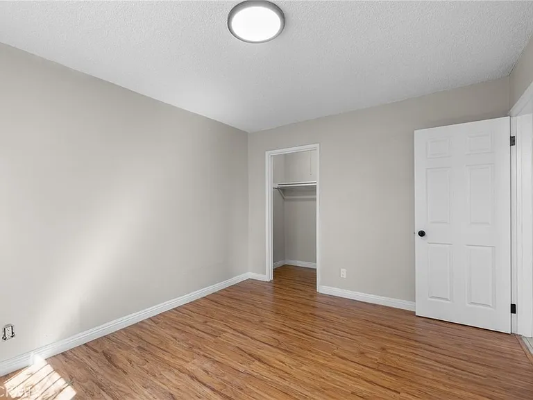 207 E Flora St — Photo 34