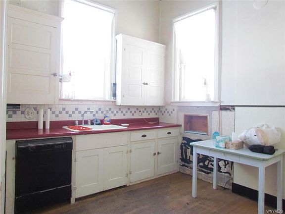 4th image of 57 N Chapel St