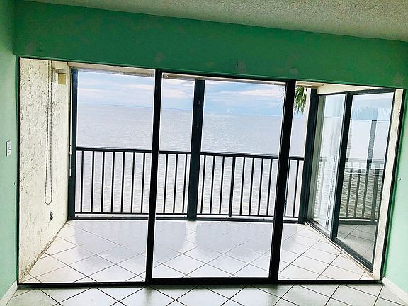 4th image of 2467 S Washington Ave APT B-208