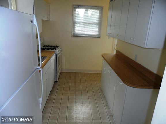 3rd image of 5008 Aurora Dr