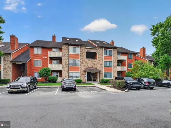 2215 Durham Ct, Mount Laurel, NJ 08054