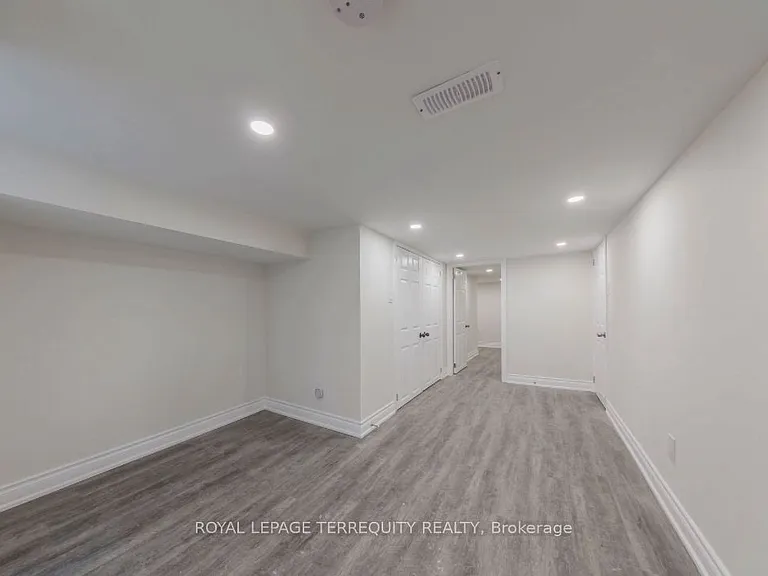 185 Laughton Ave #BASEMENT — Photo 3