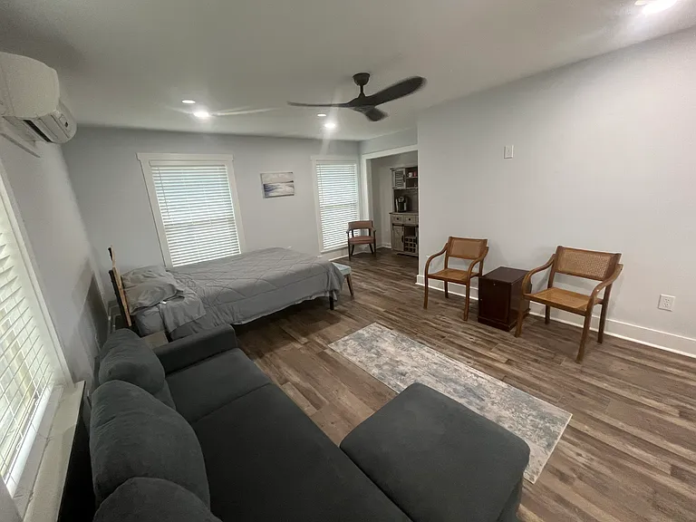 541 S Shore Dr — Photo 6