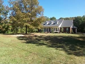 2nd image of 232 Country Oaks Cir