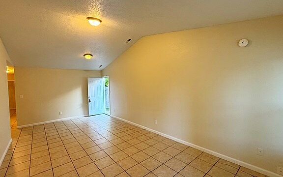 2nd image of 1906 Keystone Lakes Dr