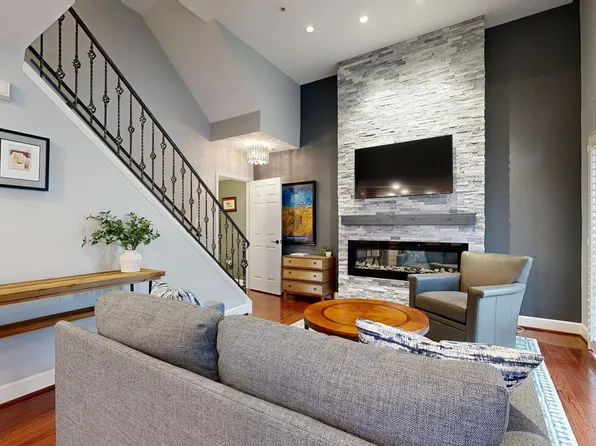 11912 Breton Ct, Reston, VA 20191