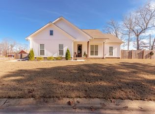 104 E Bailey Springs Dr, Florence, AL 35634