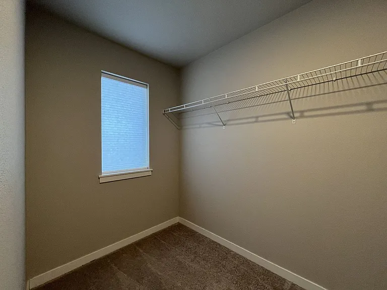 1066 S 29th Blvd — Photo 32