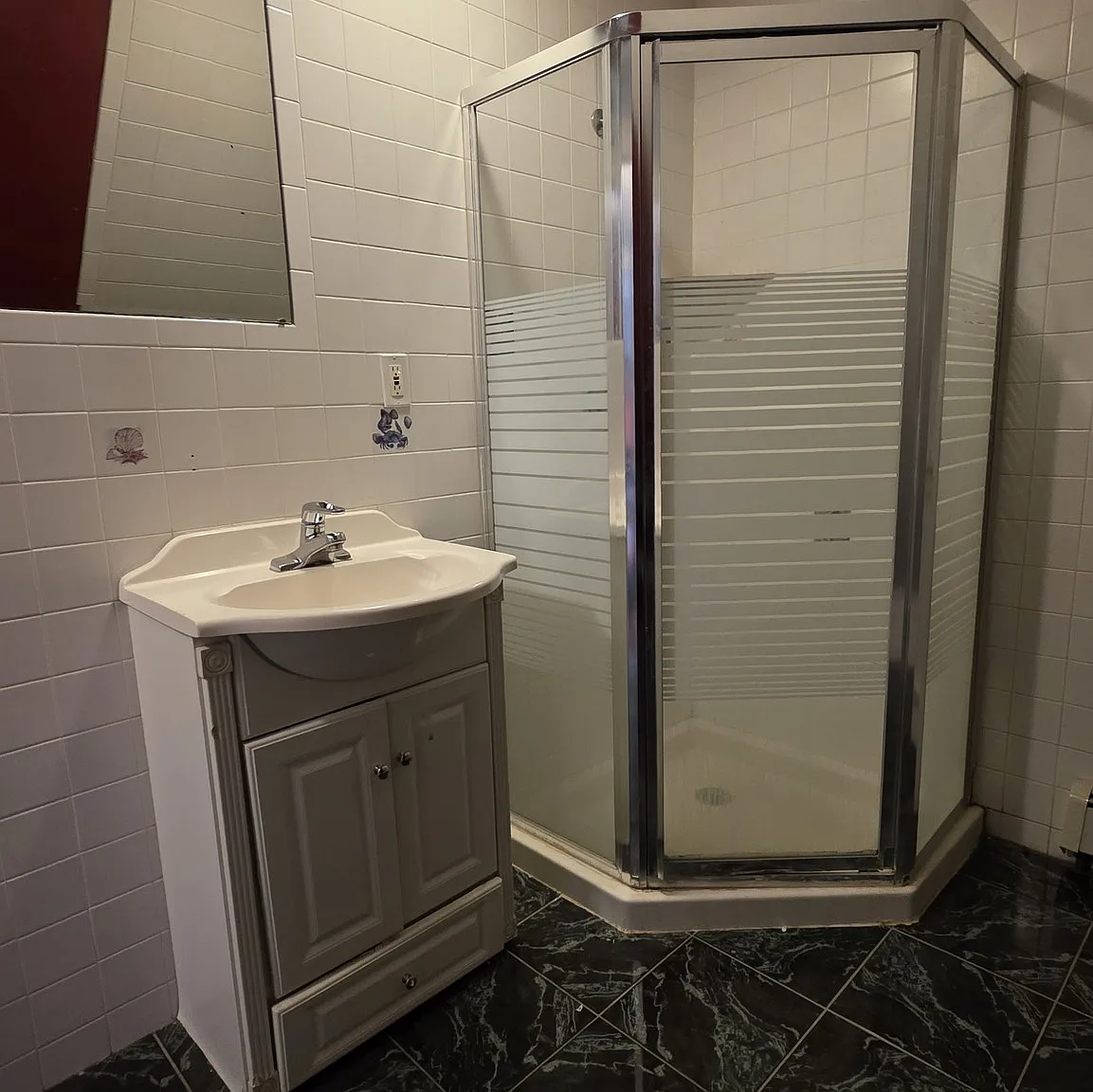 Studio, 1.0 bath, 300 sqft, $1,050 — Photo 4