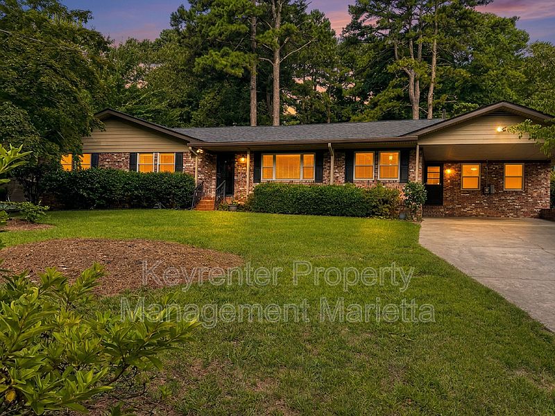 1st image of 725 McBurnette Rd NE