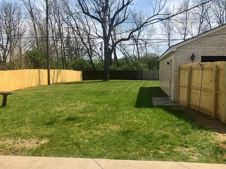 1724 Chelmsford Dr — Photo 4